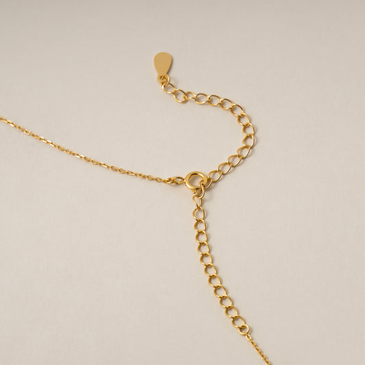 Asymmetric creative design of gold jewelry