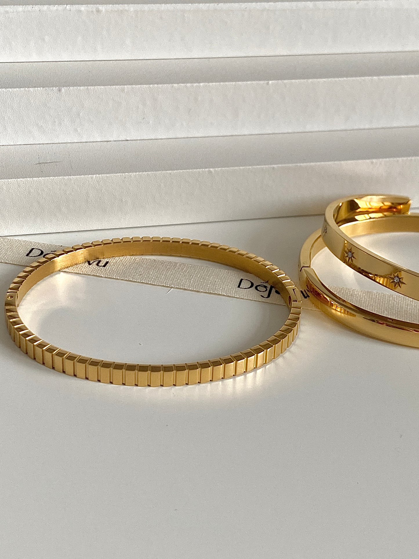 dainty gold bracelet