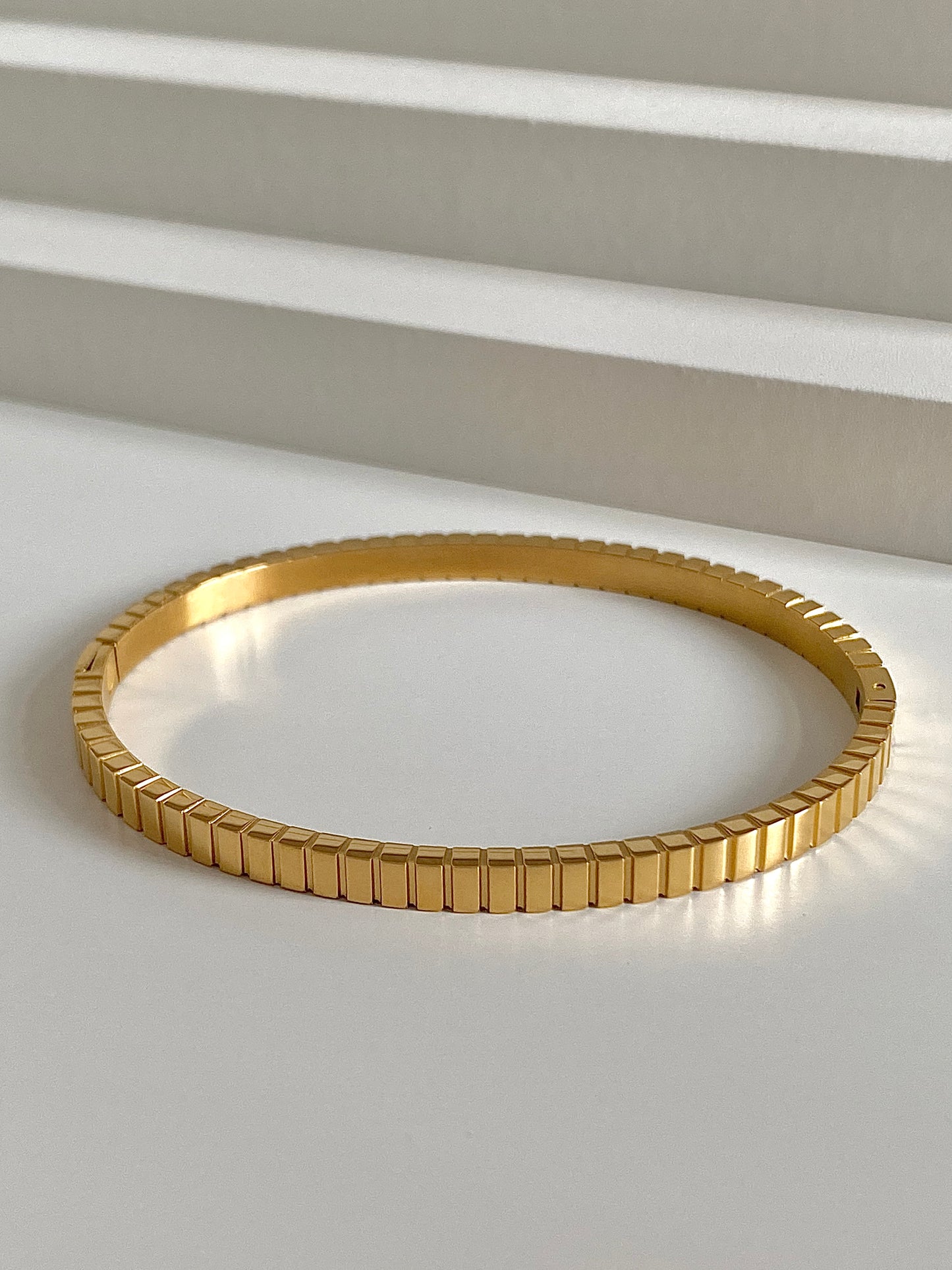 gold bracelet