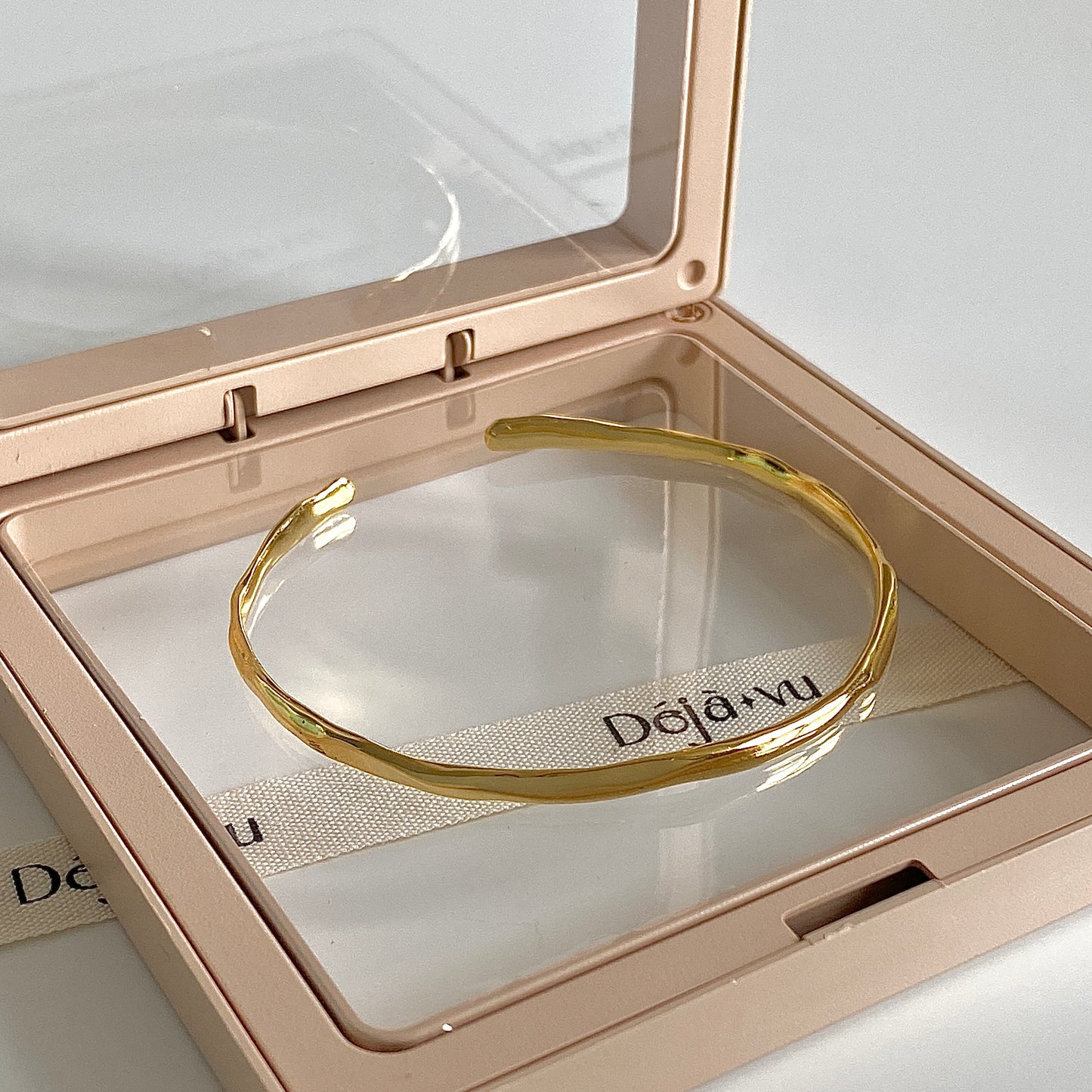gold bracelet