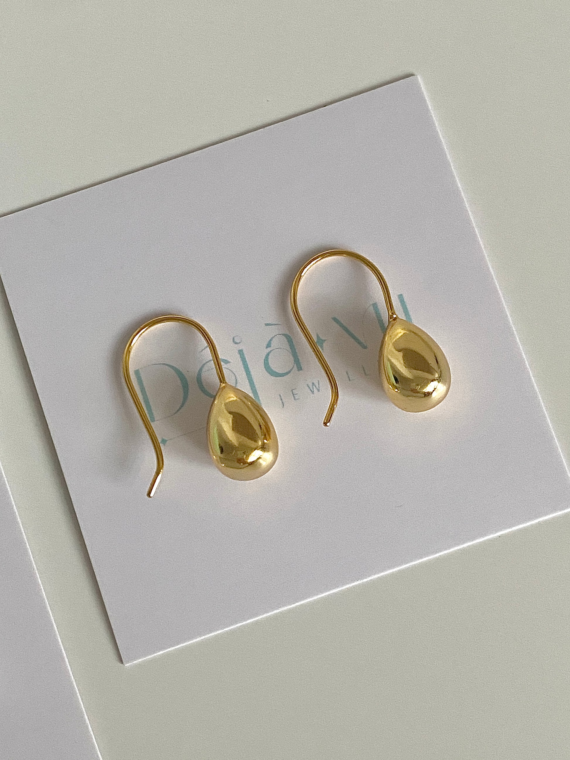 gold earrings