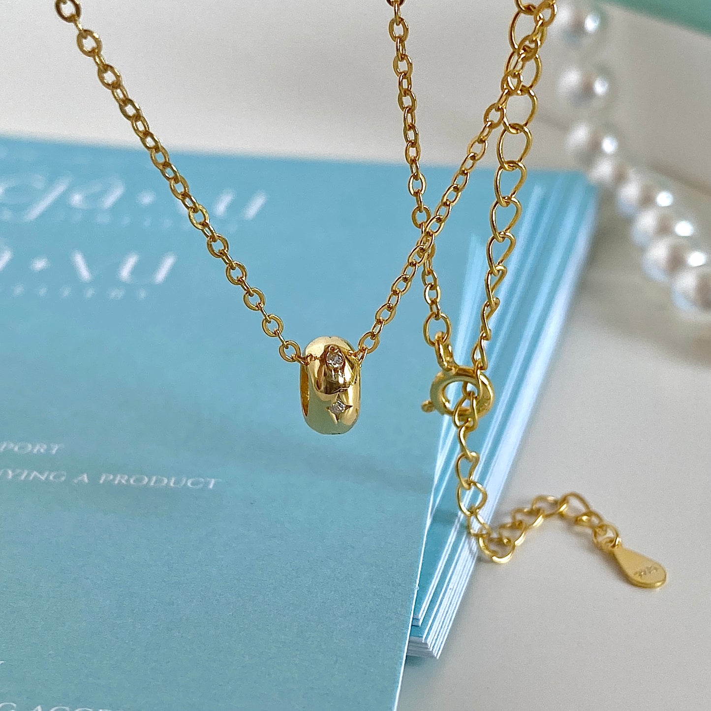 gold pendant necklace