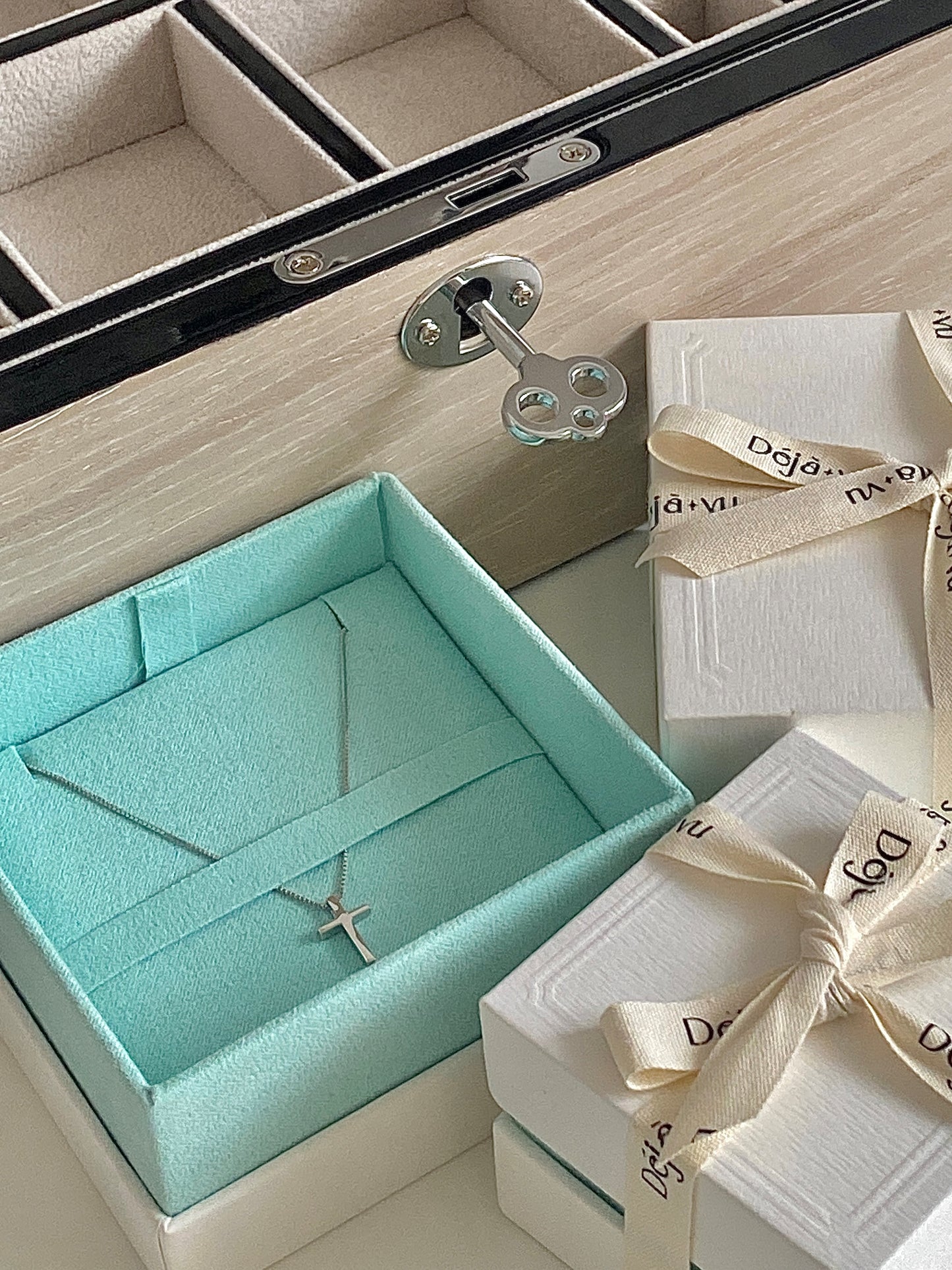 pendant necklace