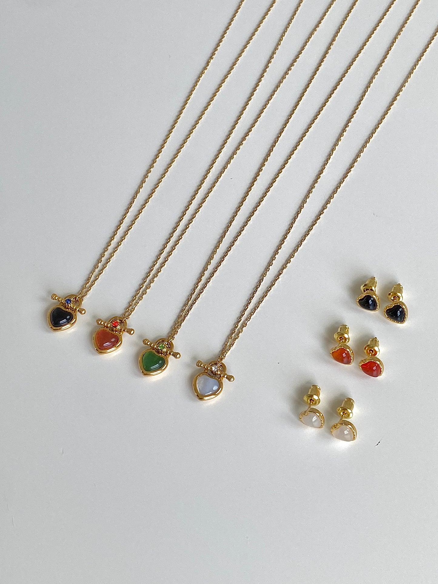 pendant necklace