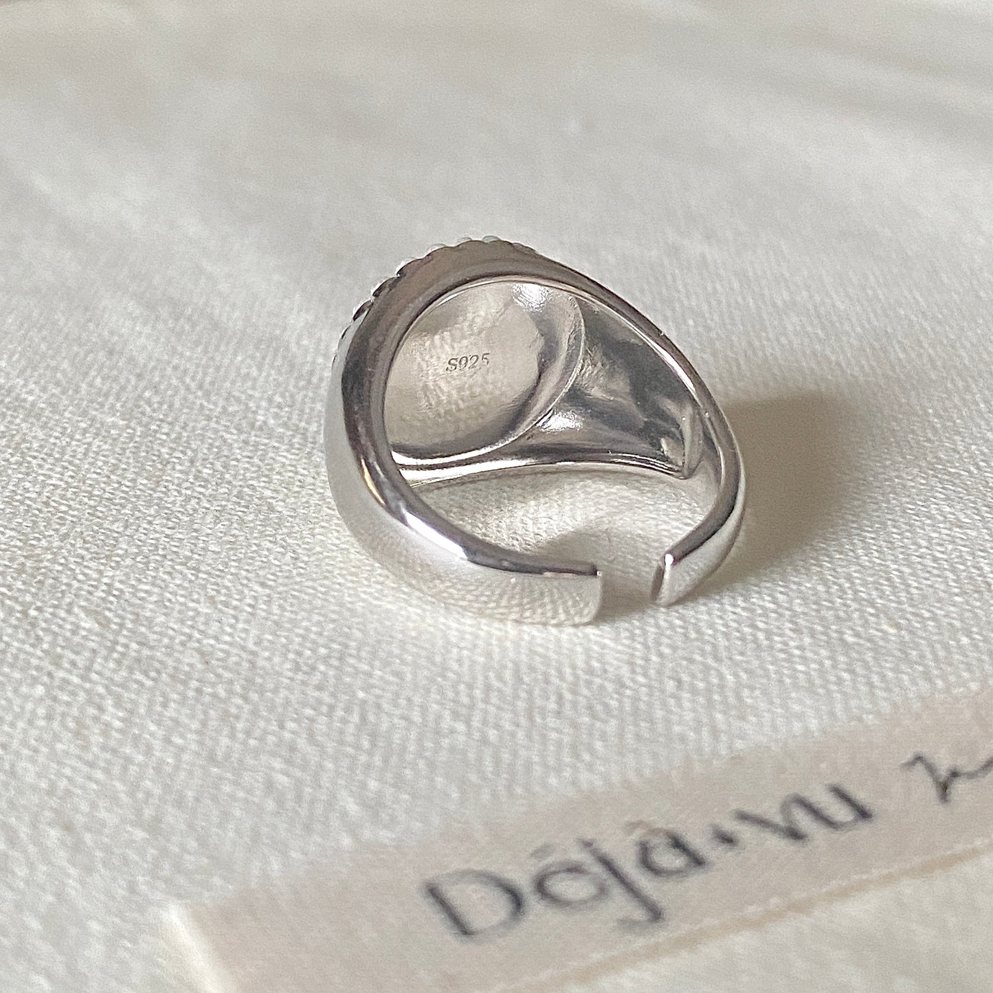 signet ring