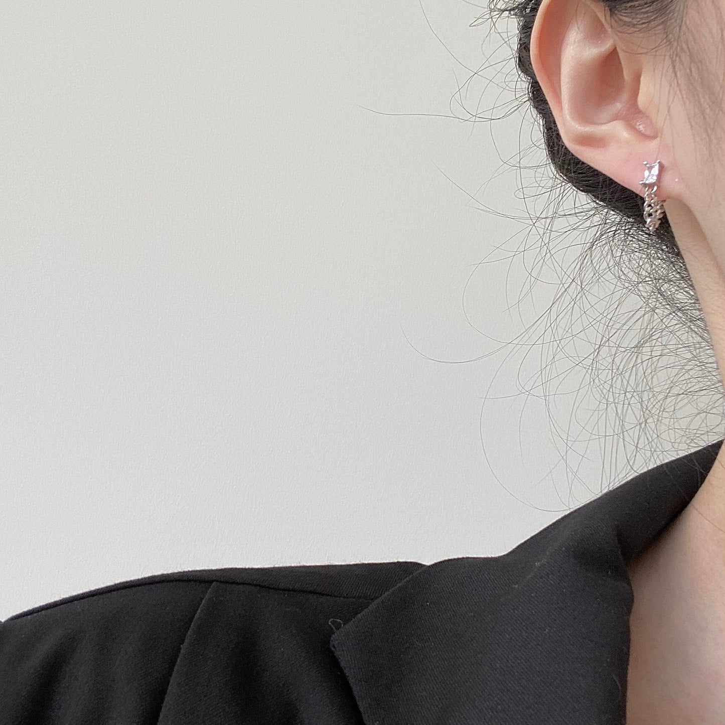 Elegant S925 Silver Twisted Chain Stud Earrings
