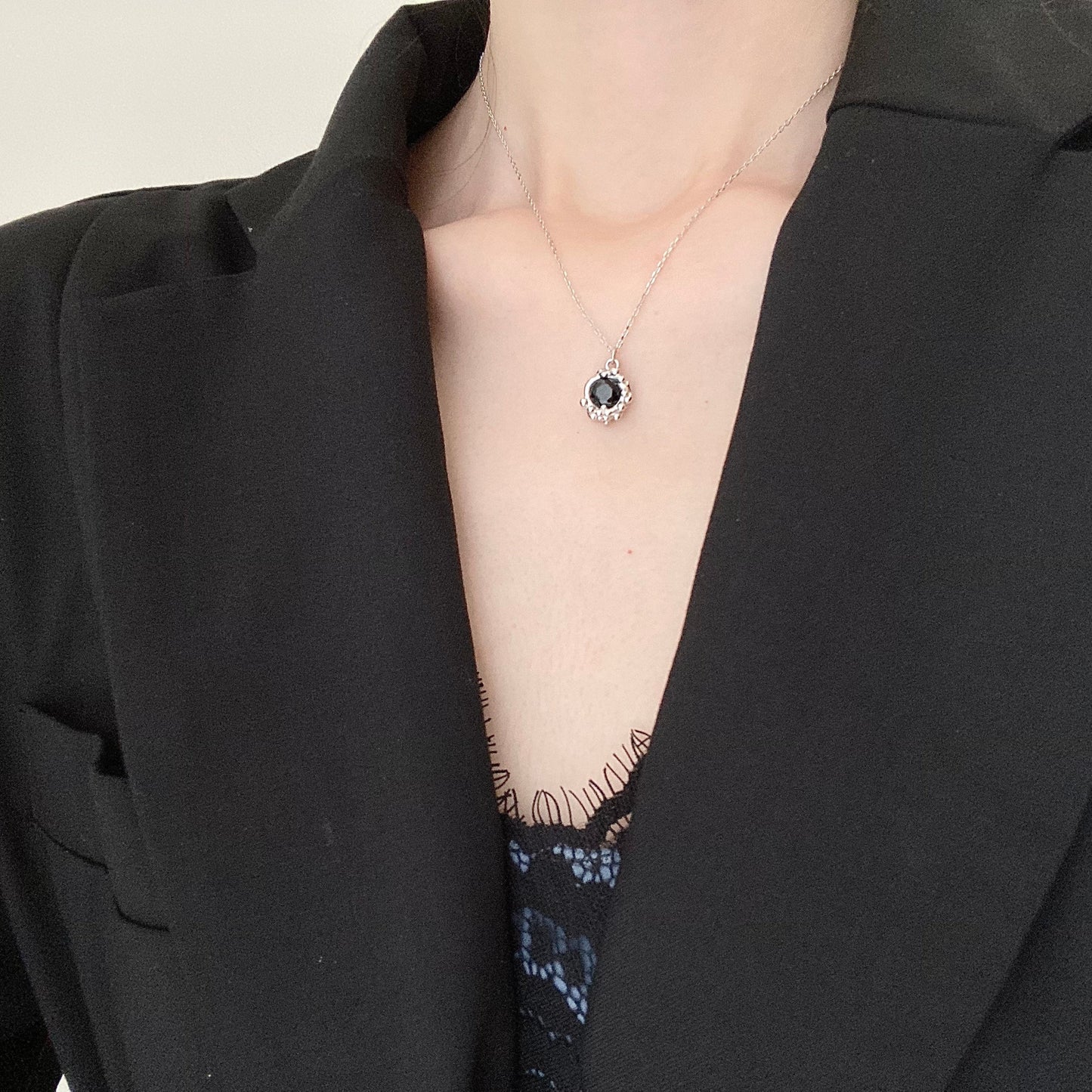 Elegant Black Zirconia Flower Pendant S925 Silver Necklace