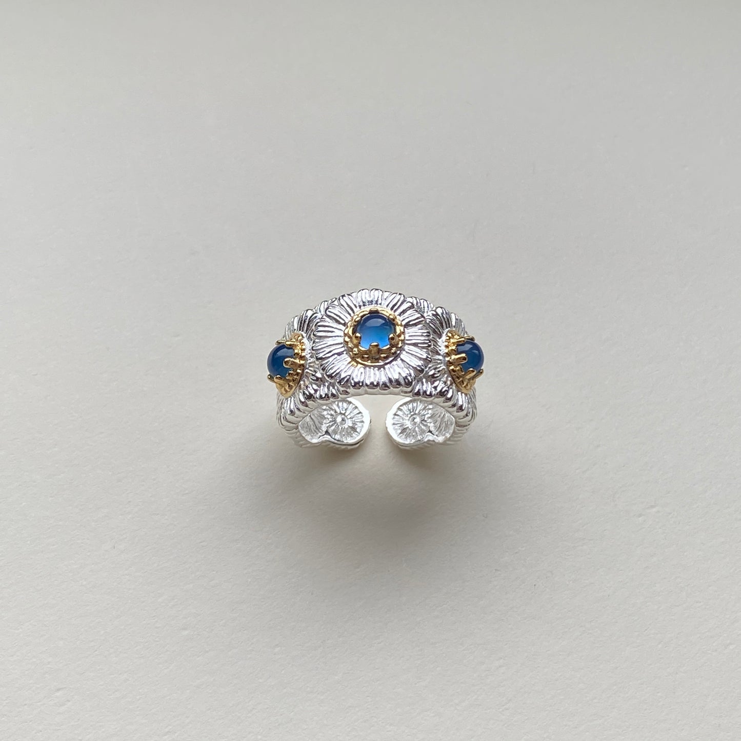 wide floral gemstone ring silver, textured daisies