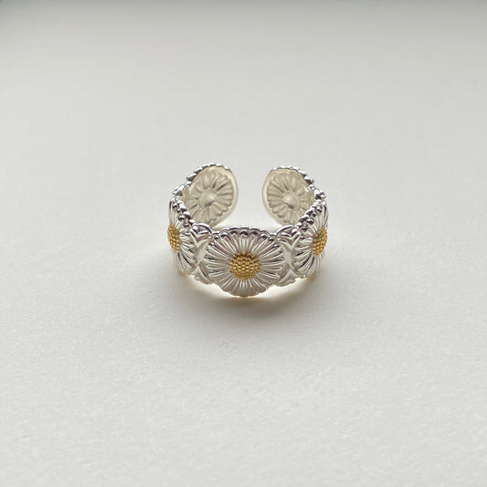 two-tone sterling-silver daisy ring, 10 mm wide adjustable band us 6–8