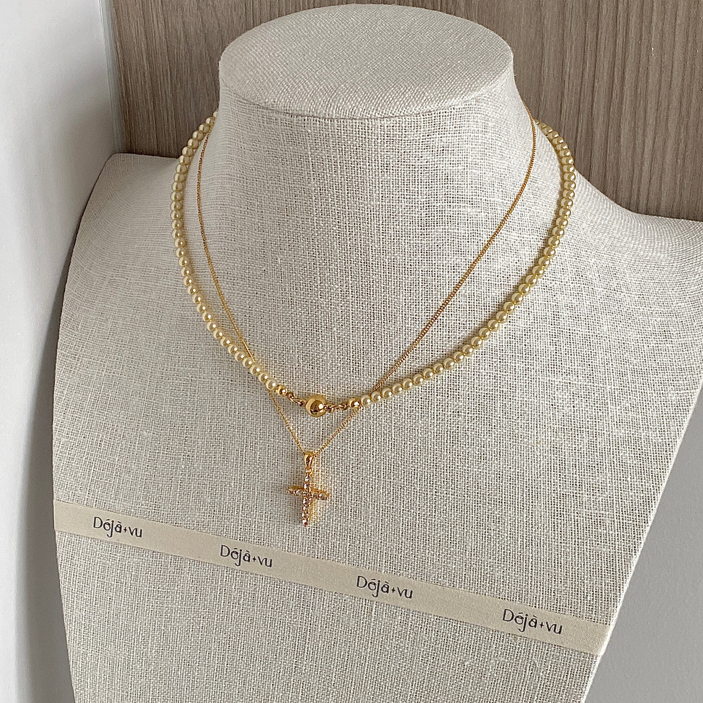 dainty gold necklace