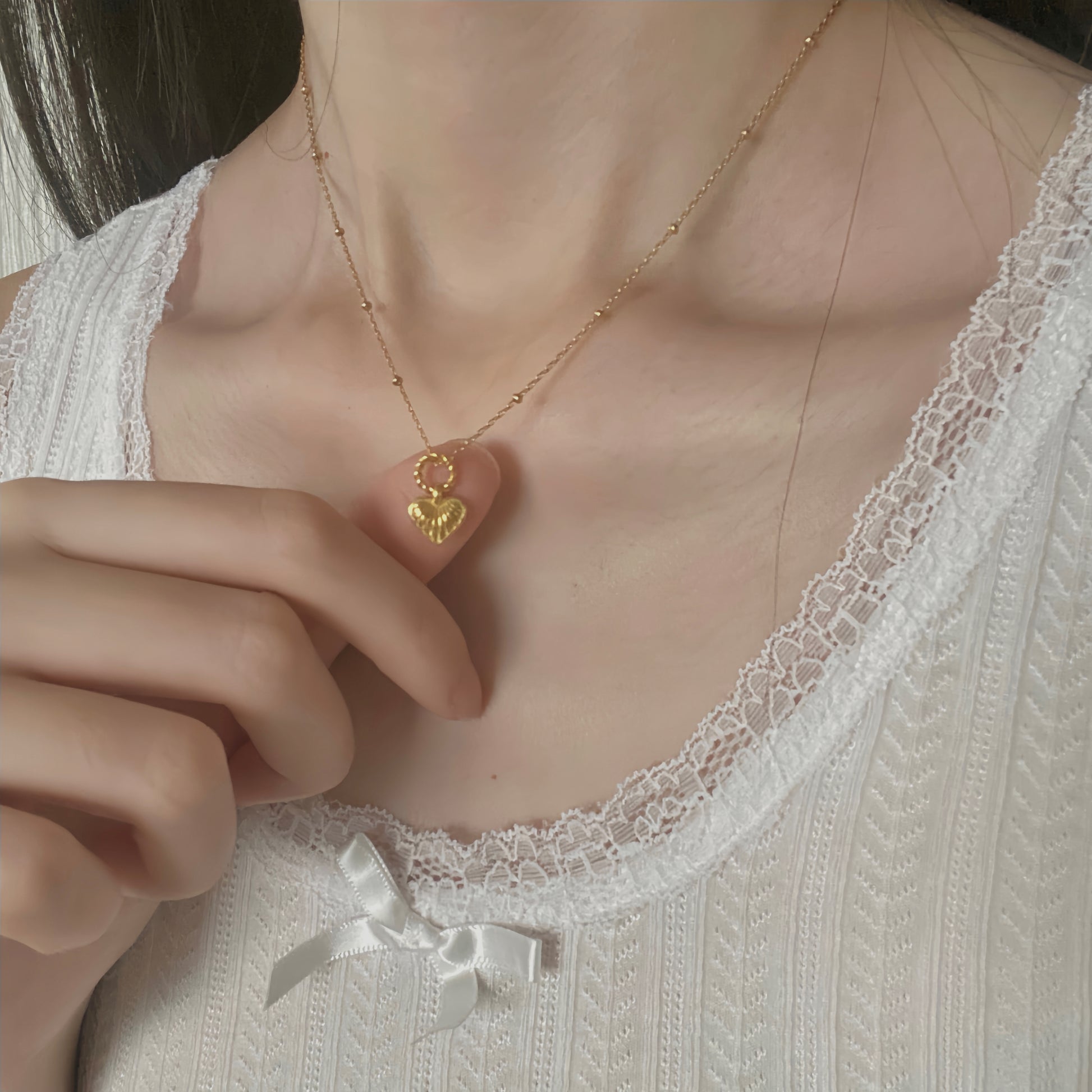 gold heart necklace