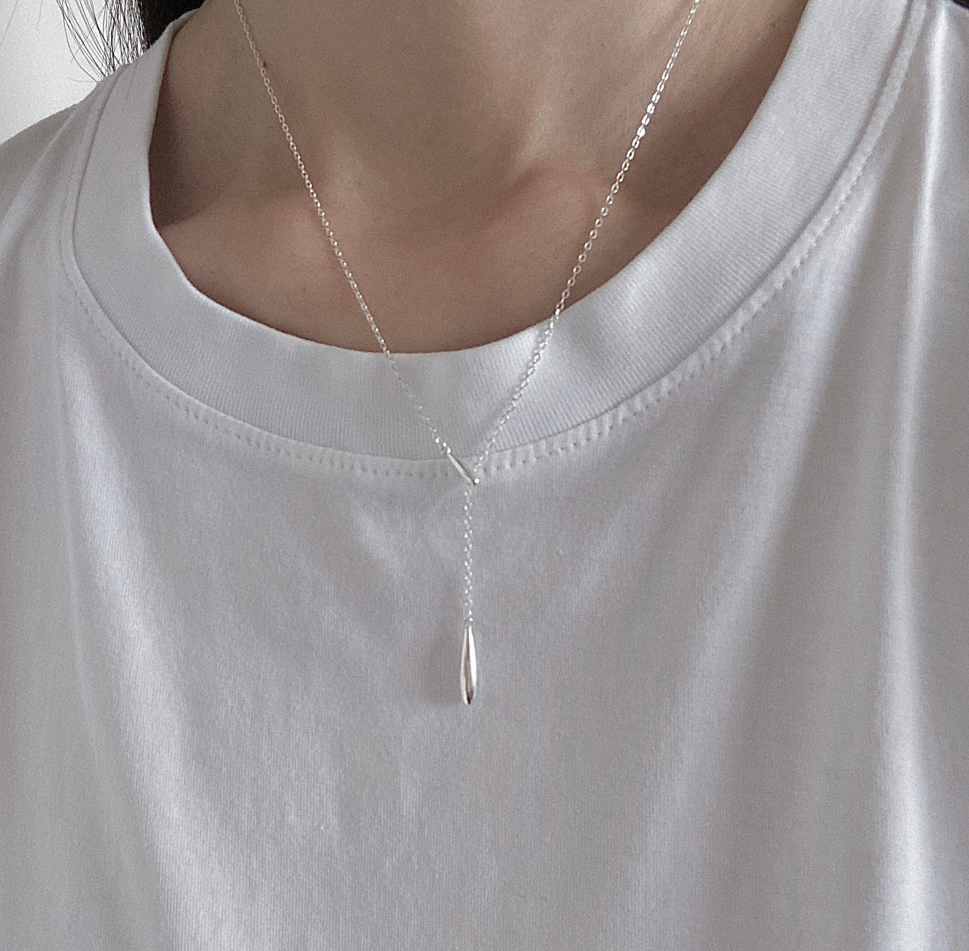 minimalist necklace