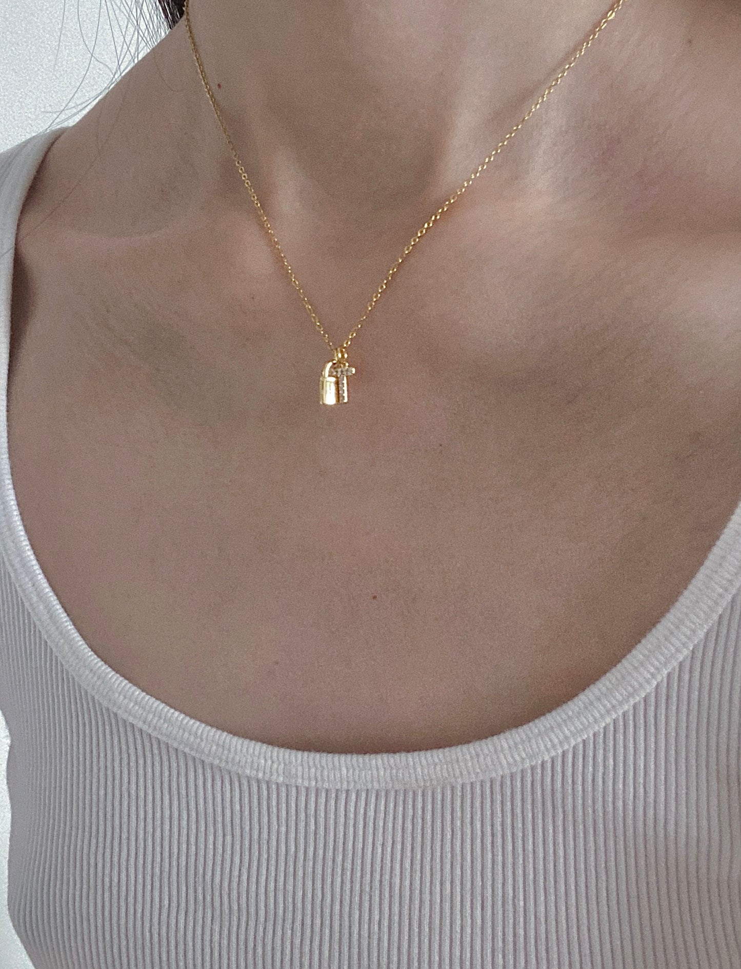 minimalist necklace