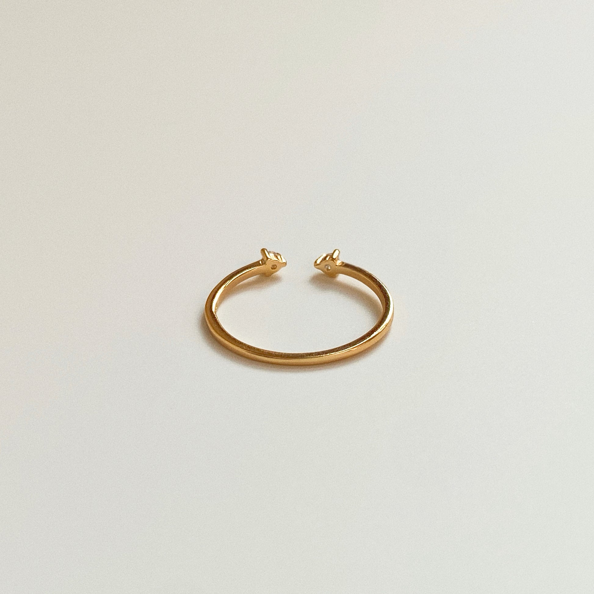 Plain gold open band of Duo Sparkle dainty pinky ring
