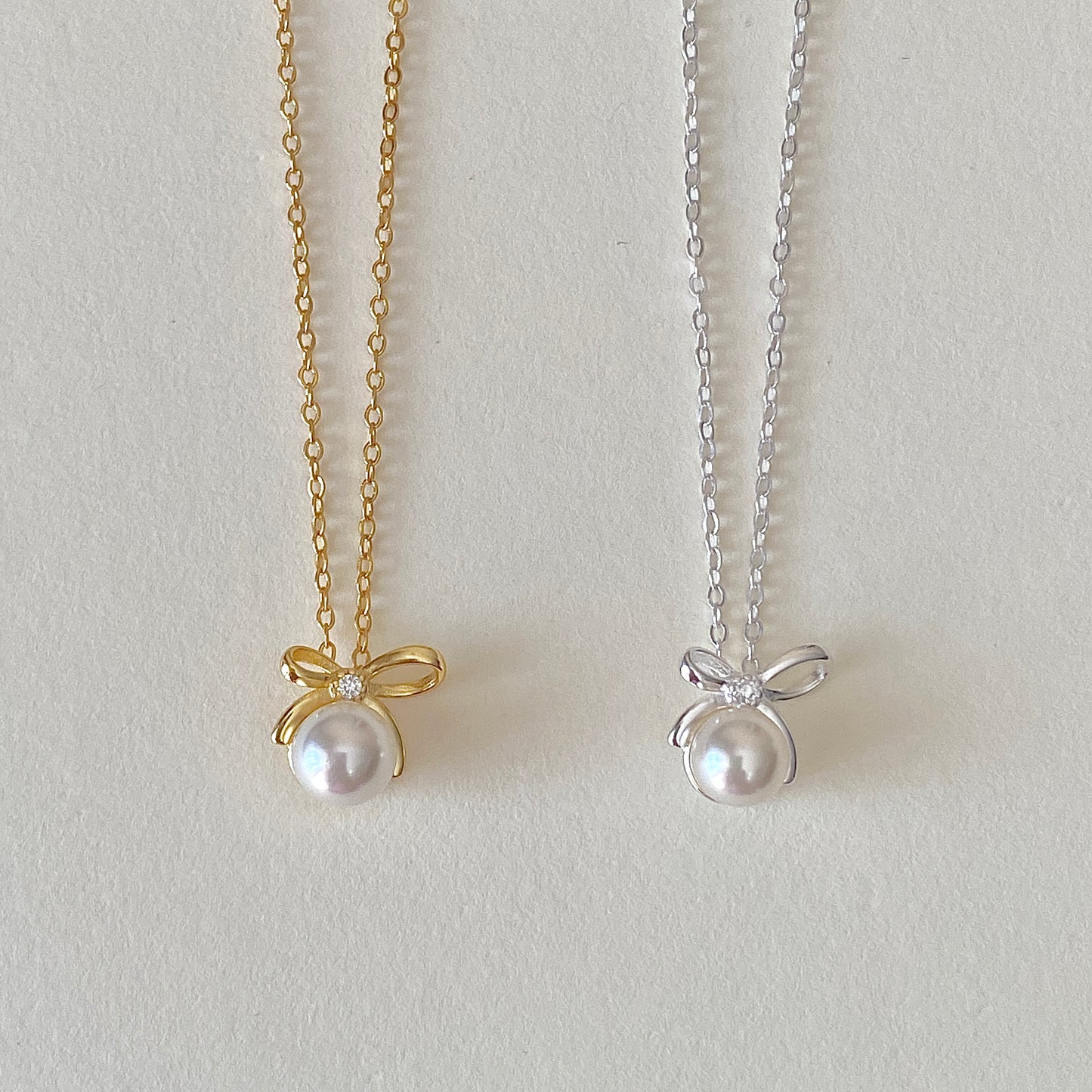Dainty bow pearl pendant layered view, adjustable short pearl necklace for women