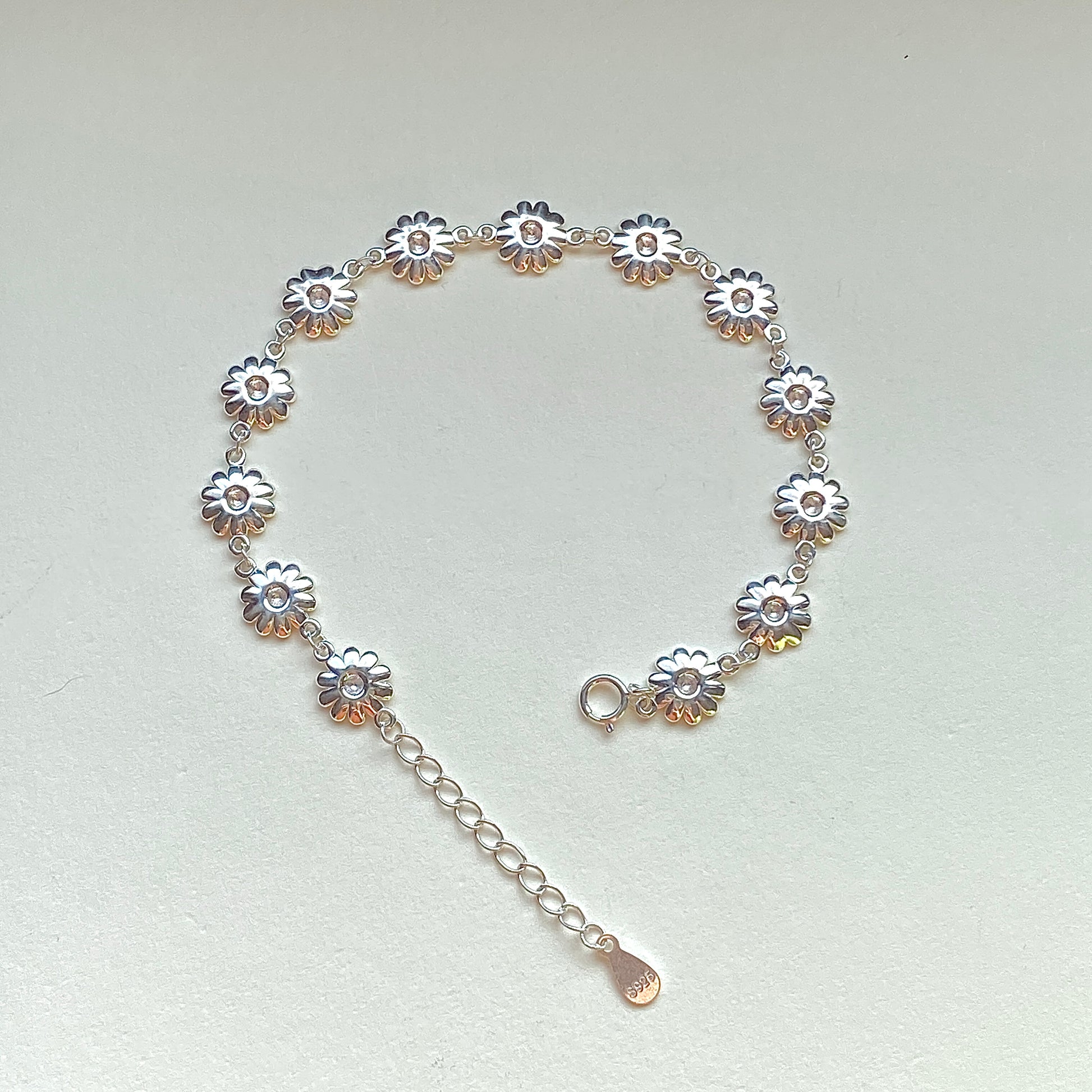 Side view showing 925 tag and adjustable chain extender