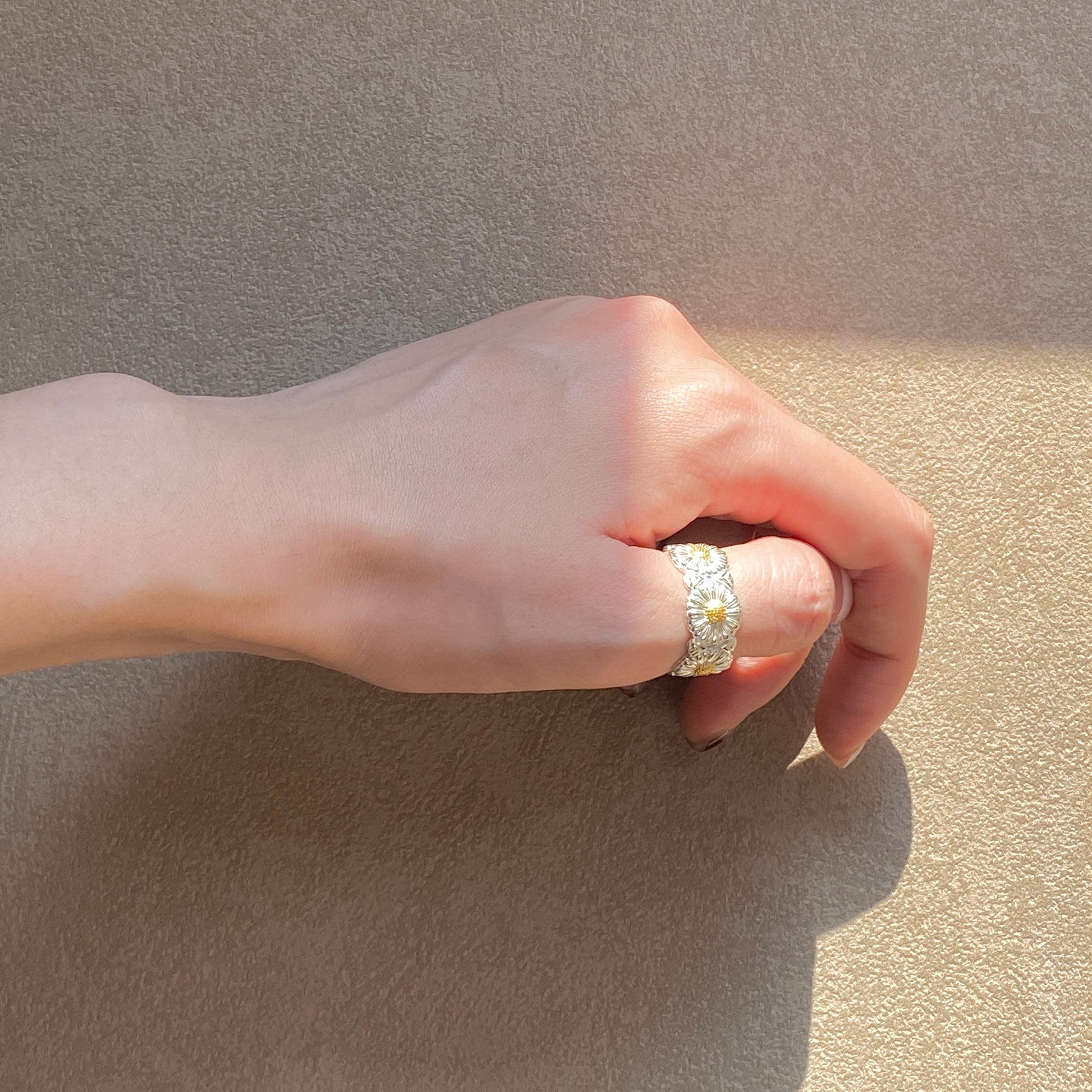 wide floral sterling silver ring for women, lightweight 4g