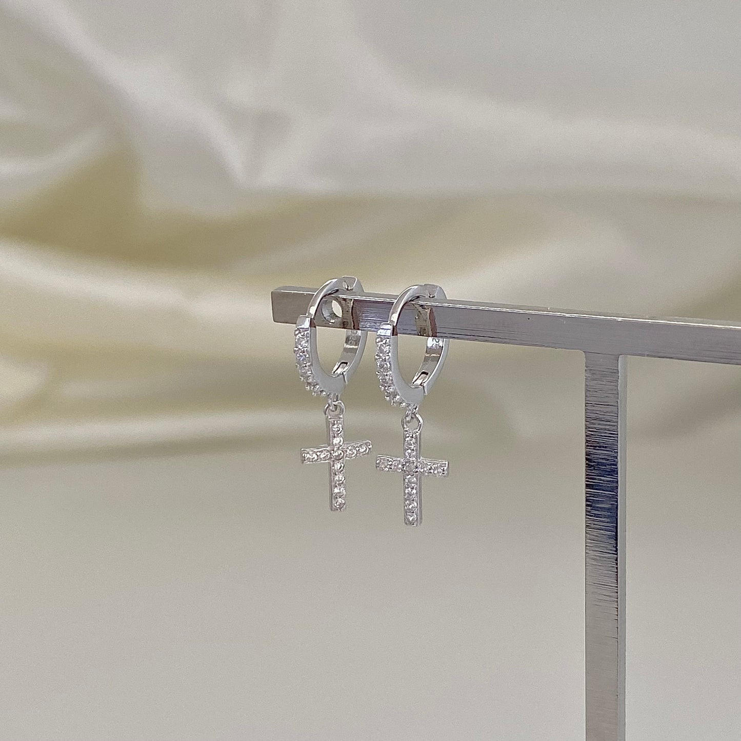 Divine Cross Sparkle S925 Silver & 18k Gold Hoop Earrings